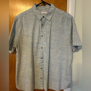 Short sleeve light blue button down